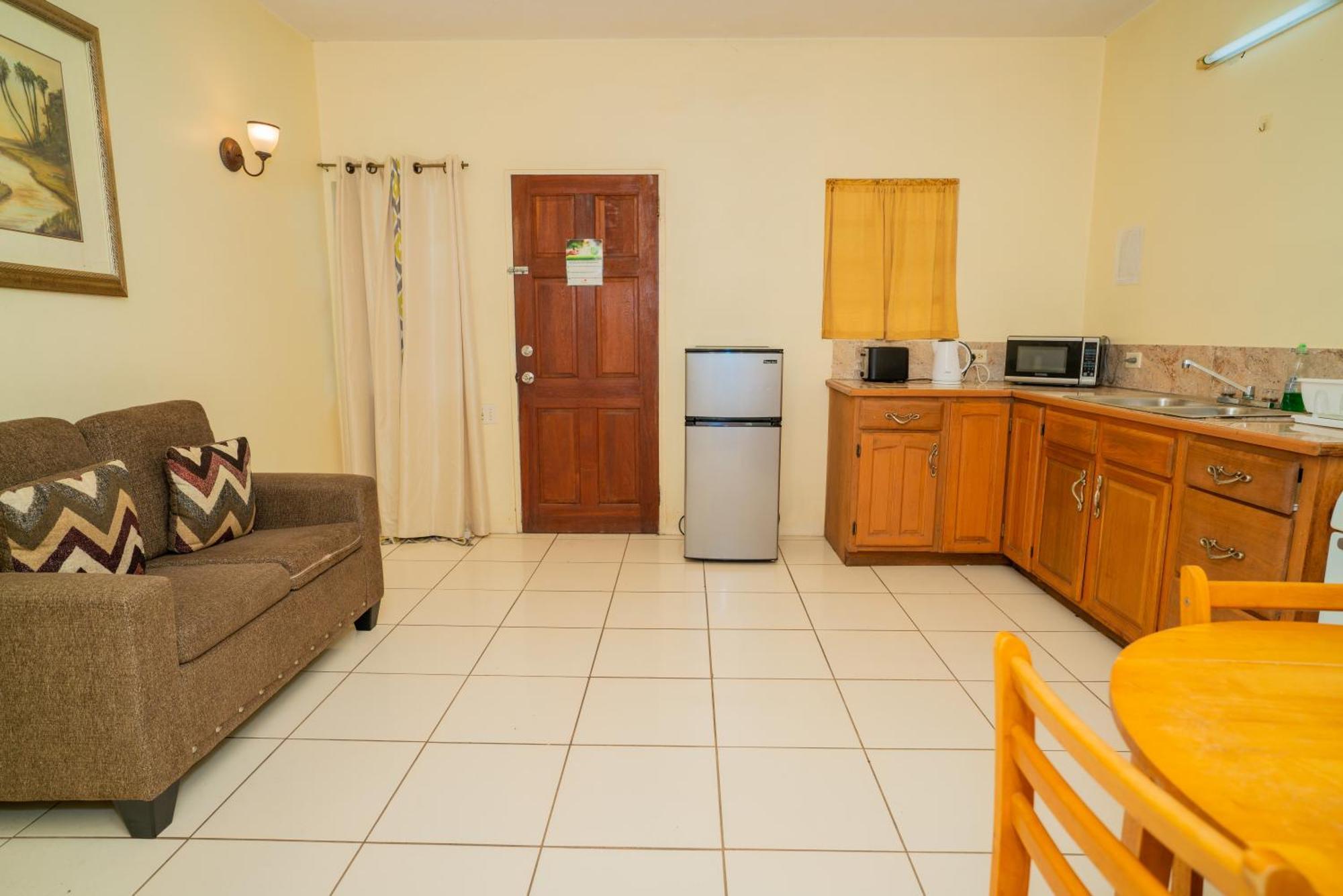 Connie'S Comfort Suites セントジョンズ エクステリア 写真