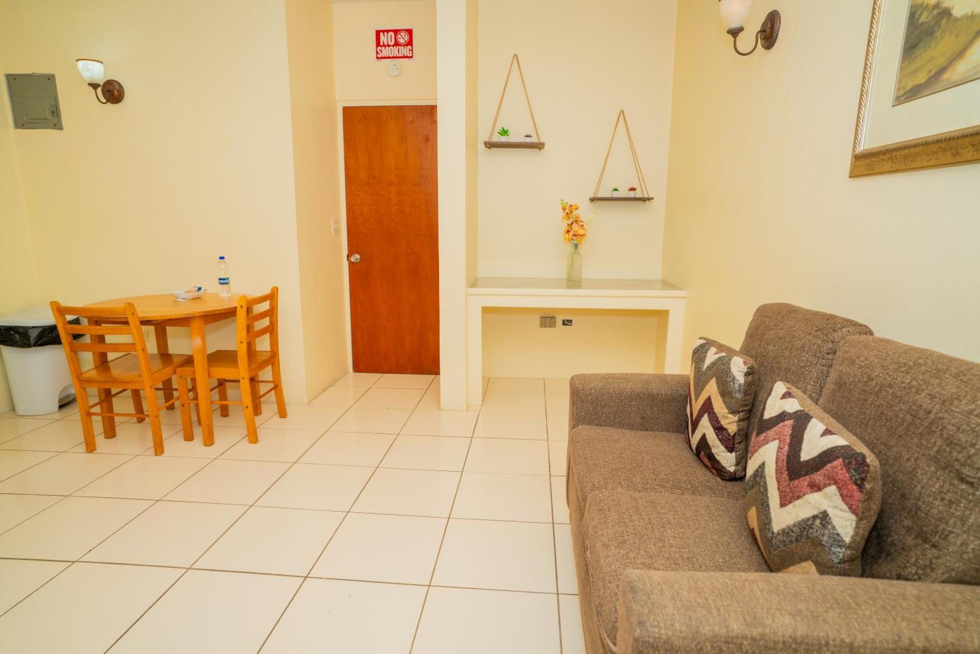 Connie'S Comfort Suites セントジョンズ エクステリア 写真