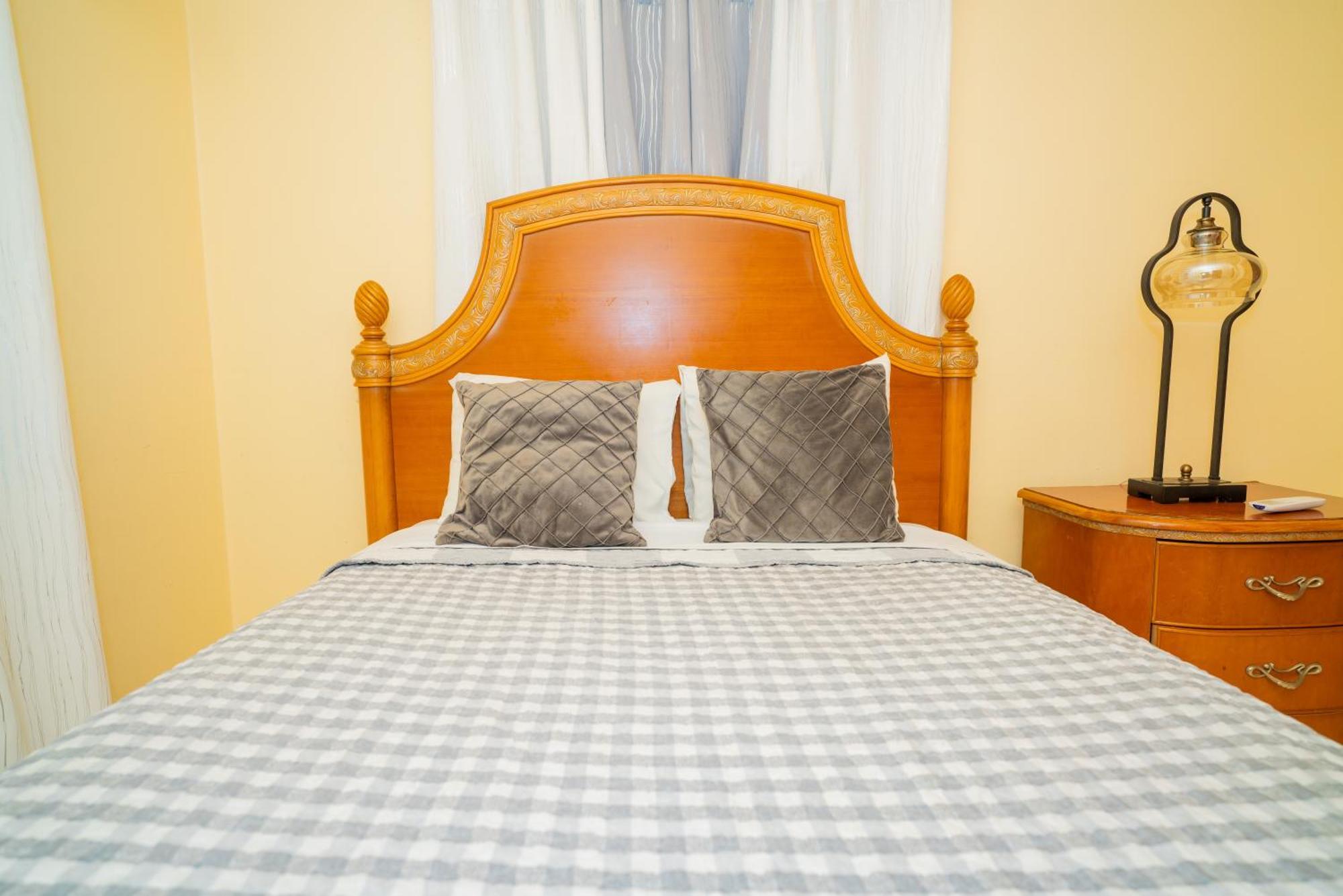 Connie'S Comfort Suites セントジョンズ エクステリア 写真
